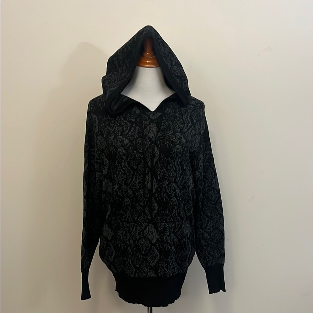 John + Jenn Black & Gray Hooded Sweater Size Medium